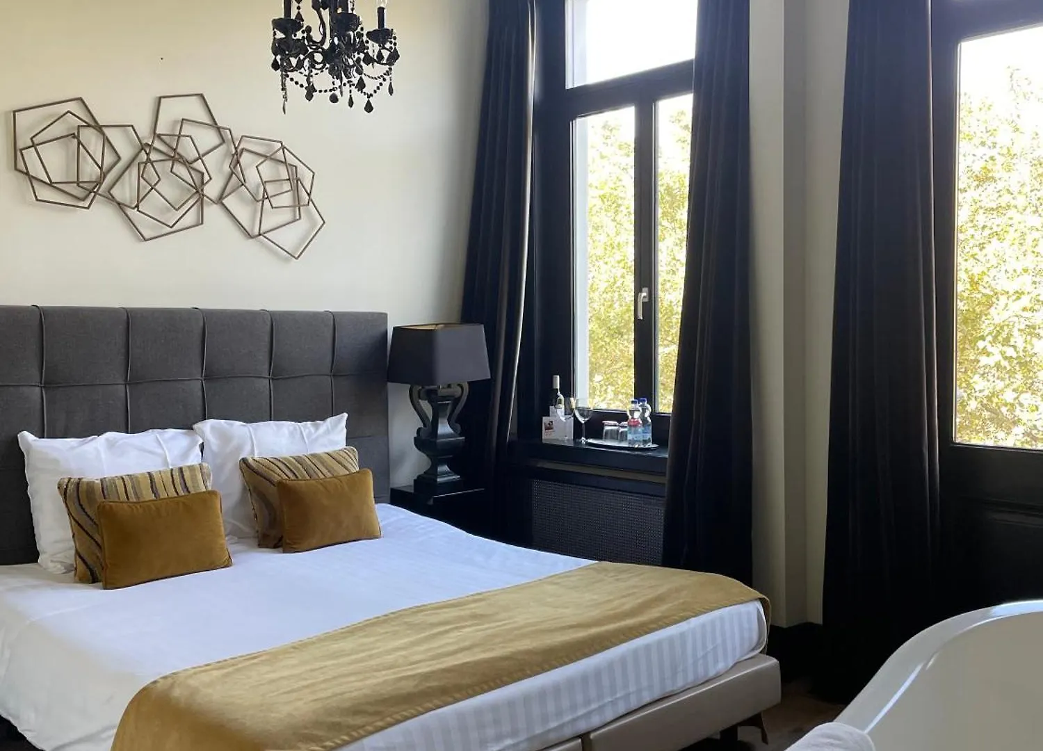 Bed and Breakfast B in Antwerpen Frühstückspension