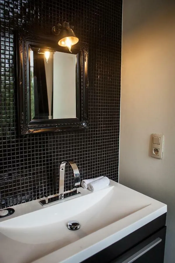 Bed and Breakfast B In Amberes 2*,  Bélgica